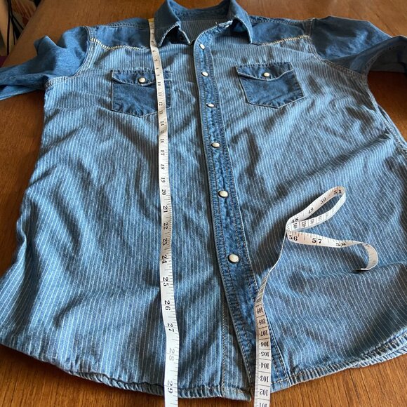 Denim western shirt with pearl snaps. SizeMed Cowboy Casual - Picture 11 of 11